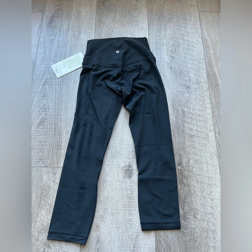Lululemon Align Crop in Black Size 4